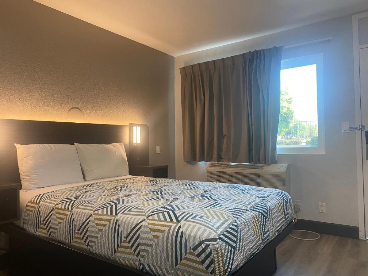 6-san Bernardino, Ca - South Hotel