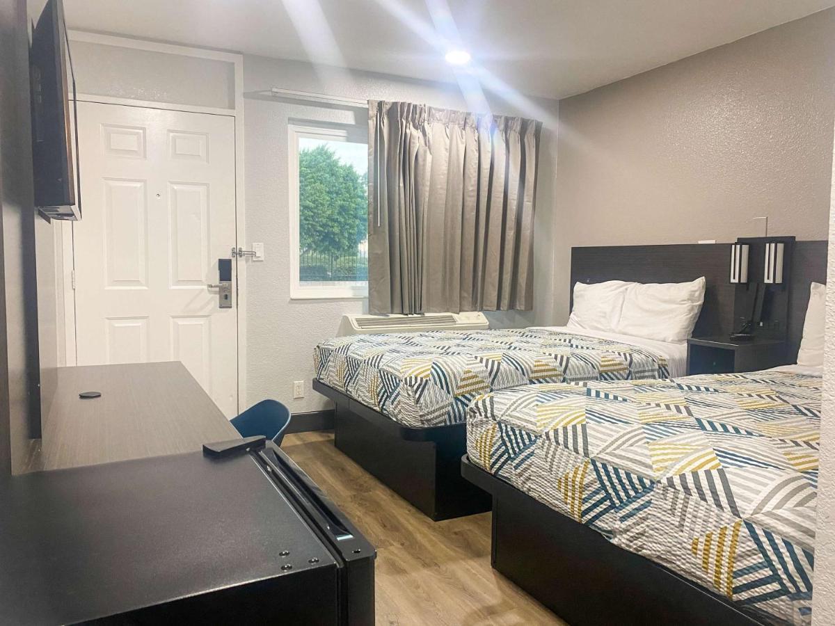 Hotel 6-san Bernardino, Ca - South 2*