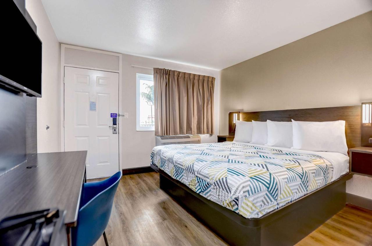 6-san Bernardino, Ca - South Hotel