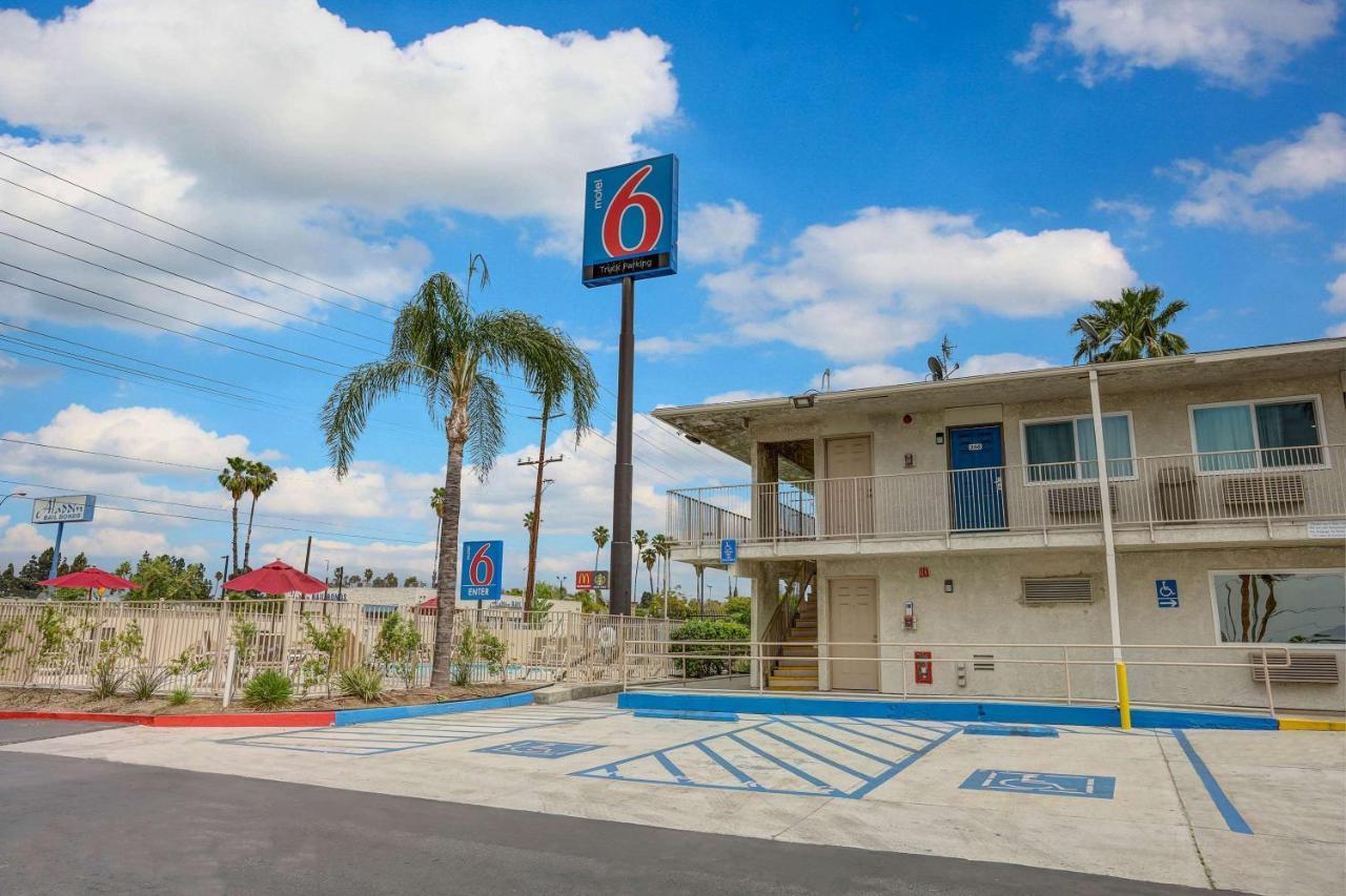Hotel 6-san Bernardino, Ca - South