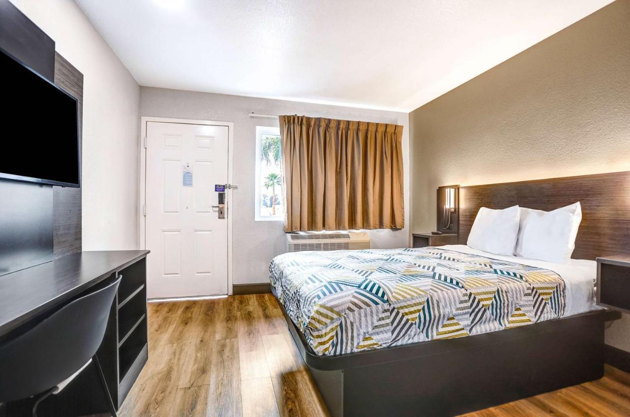 6-san Bernardino, Ca - South 3* San Bernardino